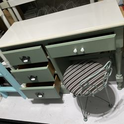 Vanity Desk And Chair Green With Protective Top