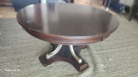 Cocktail table