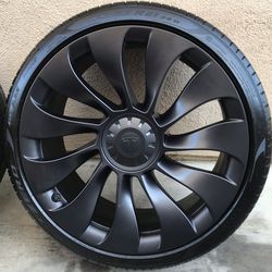 Tesla Model Y Uberturbin Performance 21” Pirelli tires