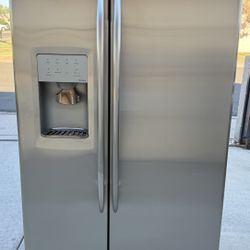 REFRIGERATOR GE STAINLESS STEEL