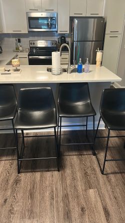 Black leather countertop stools (set of 4)