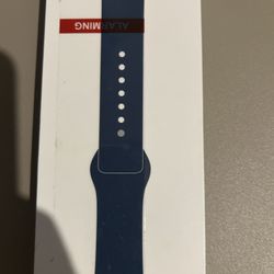 Apple Watch Band Clover Sport Band. 100% Authentic. (Size 41 Mm)