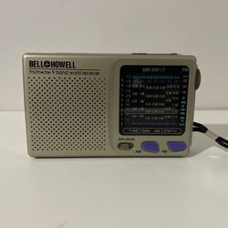 Bell & Howell 9 band world receiver portable compact battery vintage Untested