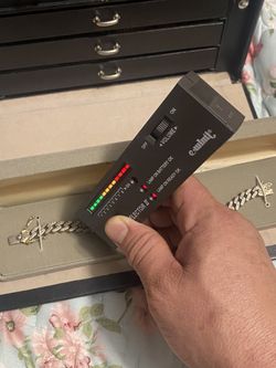 Silver slave bracelet with 120 little diamond sparkles 💎 measures exactly 9” in length, I paid $880, asking for $350 firm price. 💎