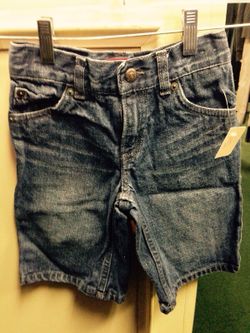 Boys Levi's size 5 shorts