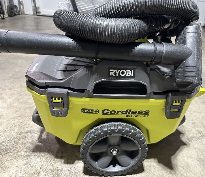 Ryobi One plus cordless Vacuum Battery and charger