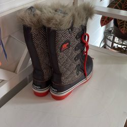 Sorel Snow Boots 8.5