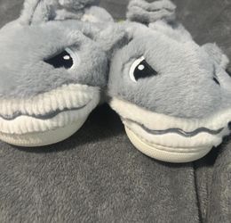 Shark slippers for children, size M (12-1)
