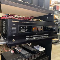 PIONEER VSX-D309 Audio/Video Multi-Channel Receiver 5.1  180 Watt  Powerhouse Good Condition 