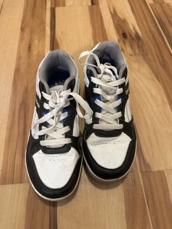 Boys shoes