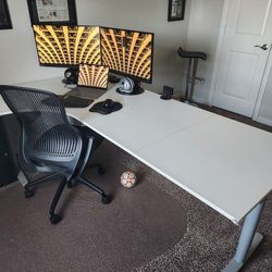 Office desk - White