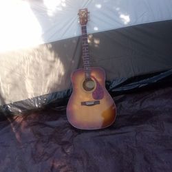 YAMAHA F335 TBS ACOUSTIC GUITAR 