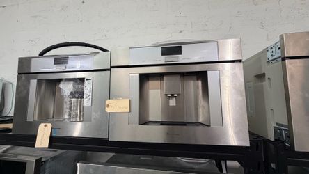 ☕🔥 NEW OPEN BOX Thermador Built-In Coffee Machine – 30% OFF! 🔥☕  Brand: Thermador Model: TCM24TS/09 Serial Number: 005  Upgrade your k
