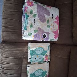 Full size quilted comforter/bedspread