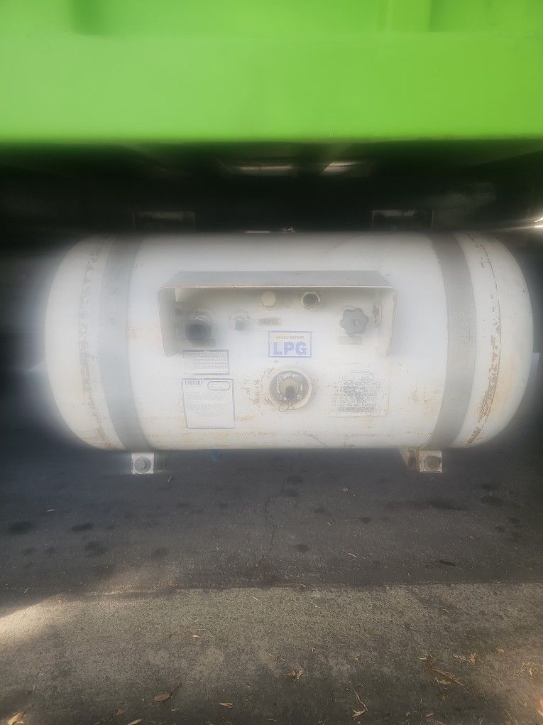 Propane Tank 40 50g.