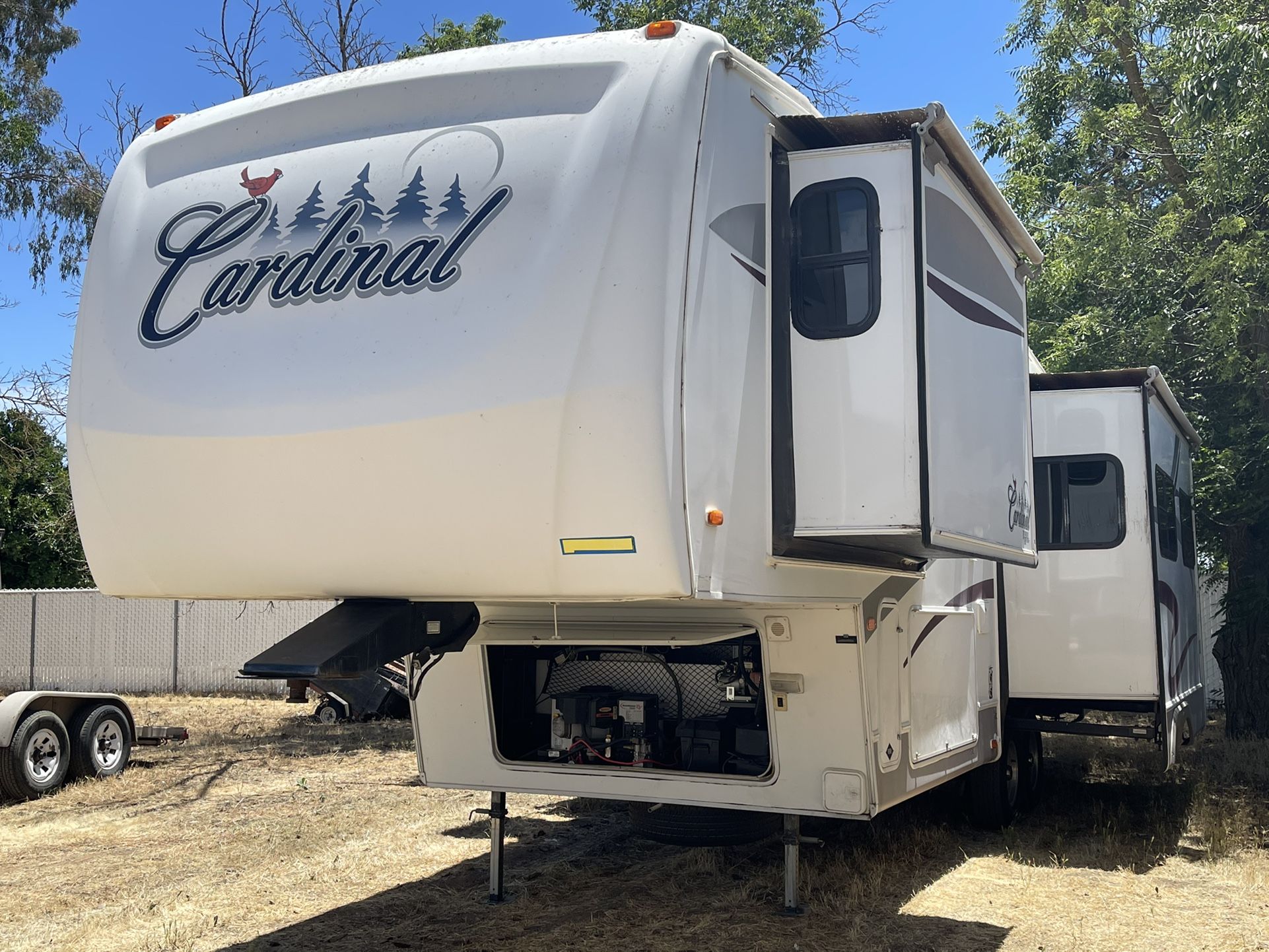 Photo 2006 Cardinal 3slideouts 32ft 5th Wheel With Generator On Board