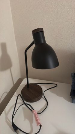 Desk lamp
