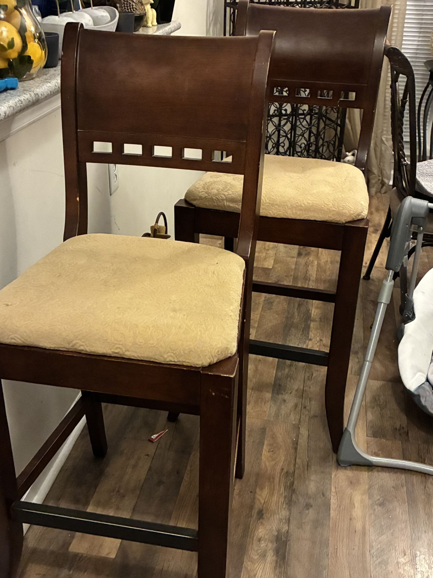 Bar Stools: Wood