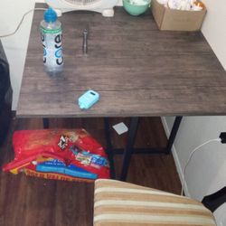 Kitchen Table And 4 Caires