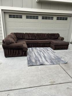 Cozy 3-Piece Brown Sectional – Delivery Available