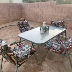 PATIO SET WITH CUSHIONS 