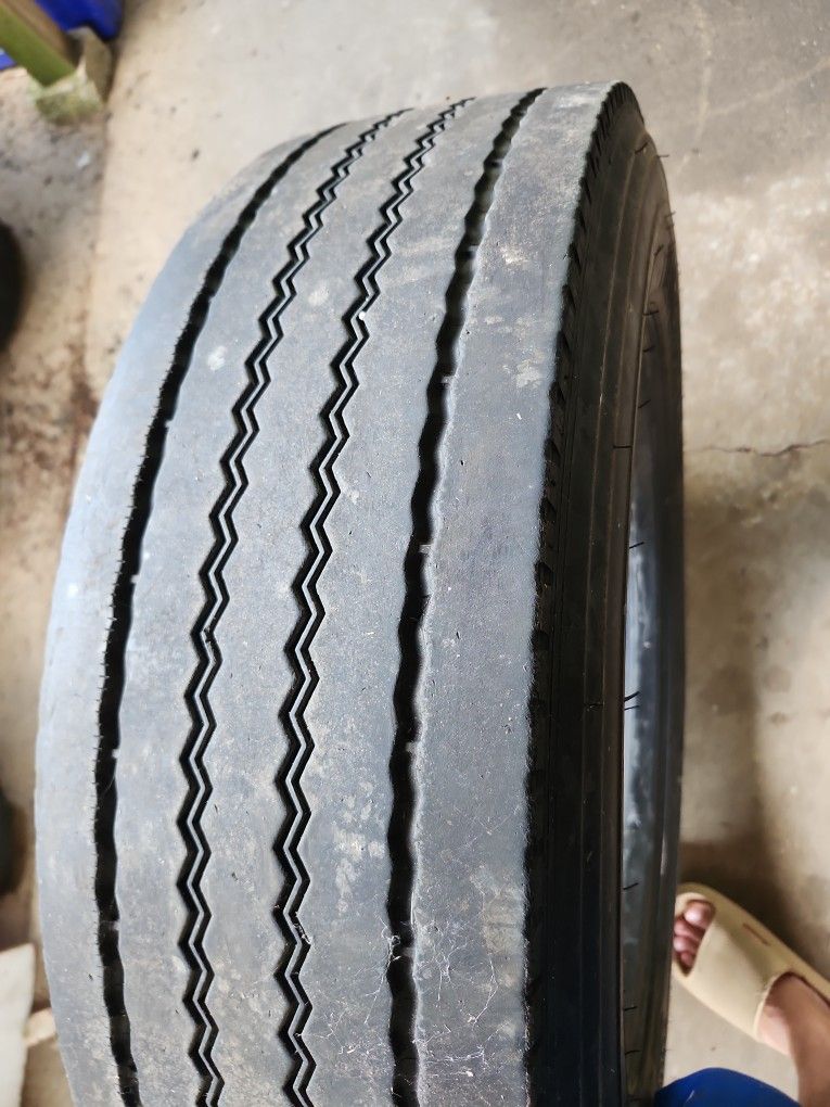 Michelin 225/70R22.5 XZE
