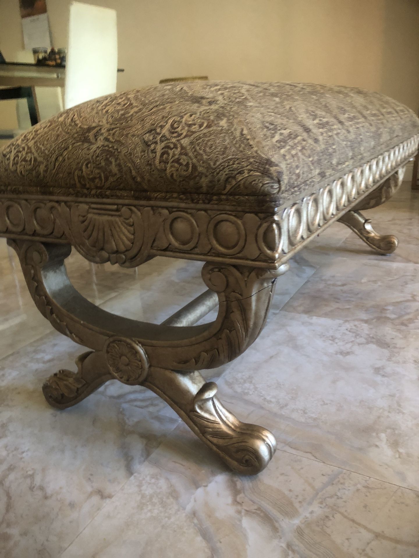 ANTIQUE ORNATE SETTEE