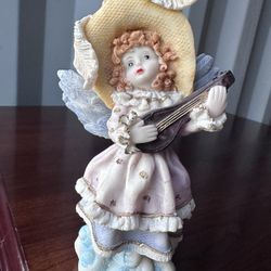 Sweet Porcelain Angel with Lute – Vintage Musical Cherub Decor