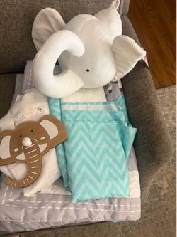 Crib bedding set