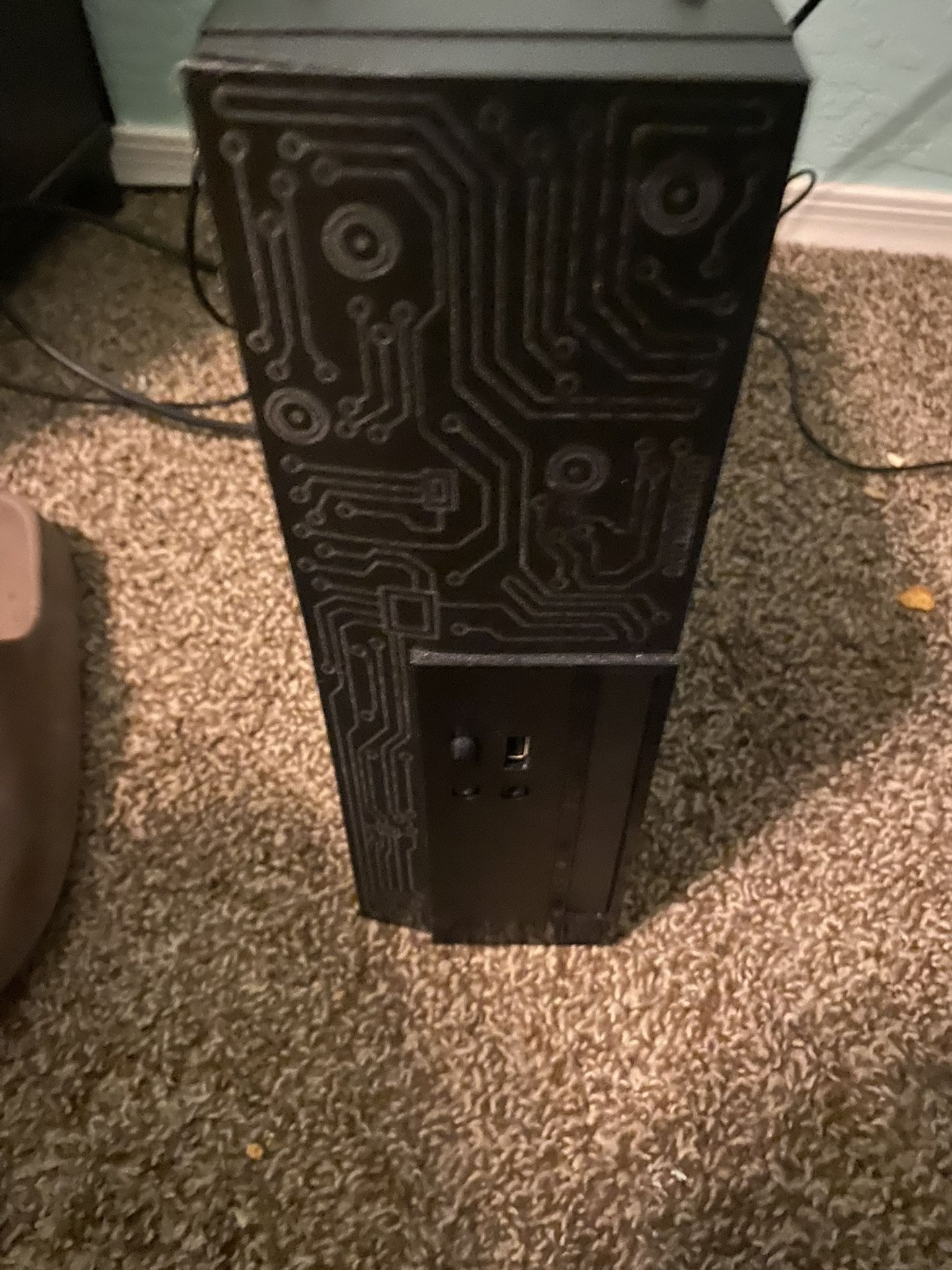 Pc And 3 Monitors And A Pair Of Kobes