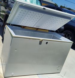 GE 10.6cu ft. Deep Freezer