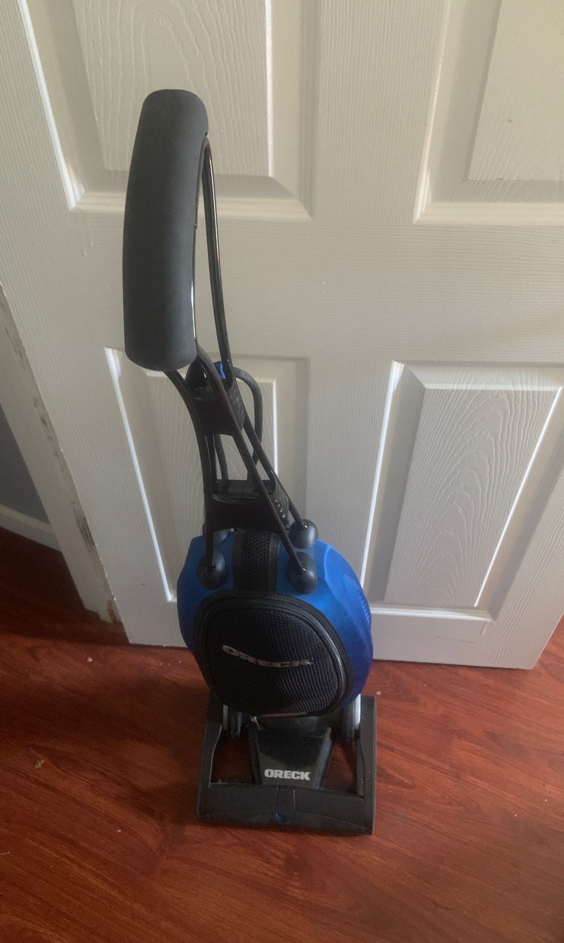 Oreck magnesium vacuum lightly used