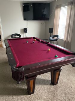Pool table 700 great condition