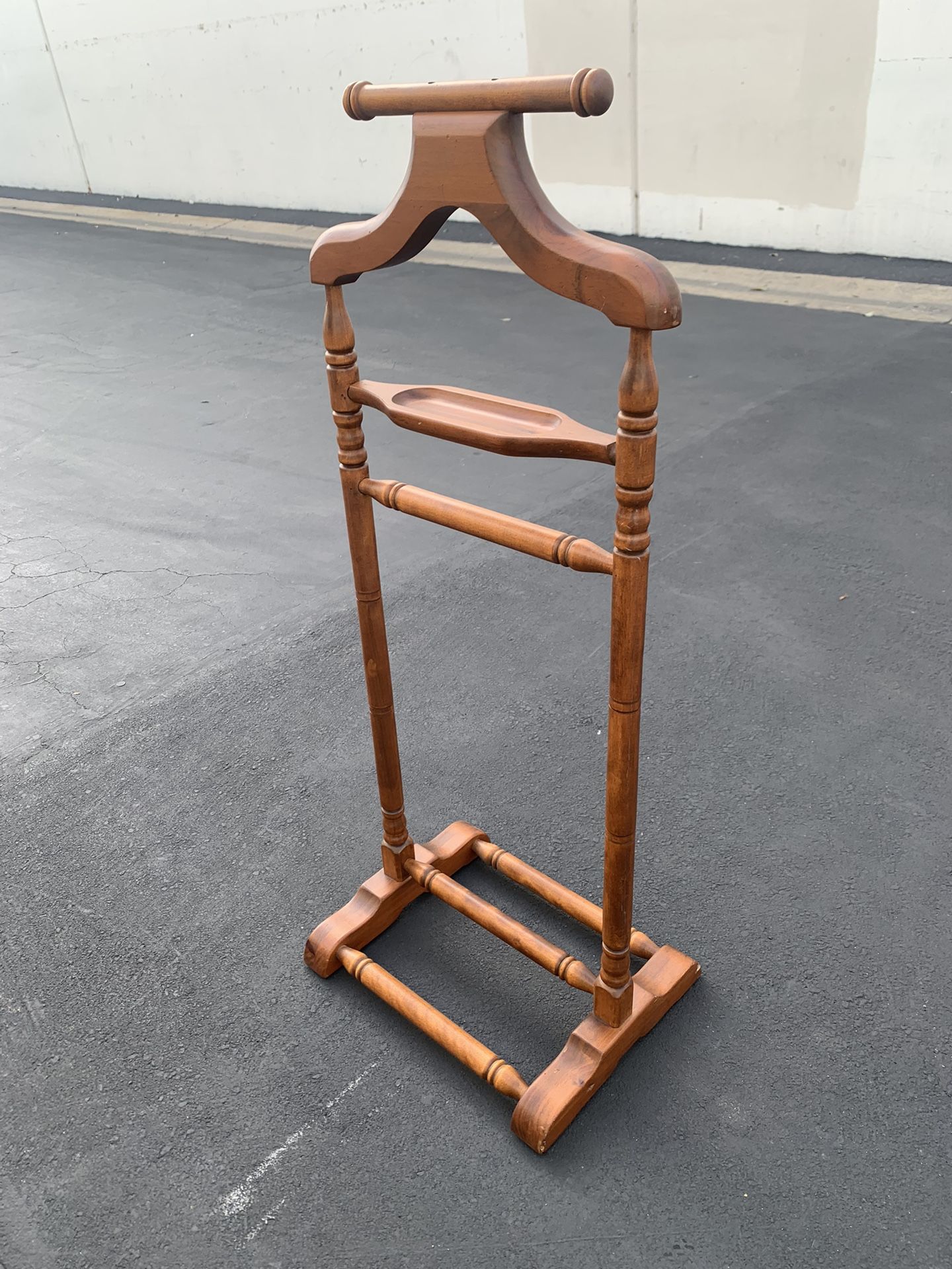 Vintage ETHAN ALLEN Tavern Wardrobe Valet Suit Rack Butler Stand Very Good Condition