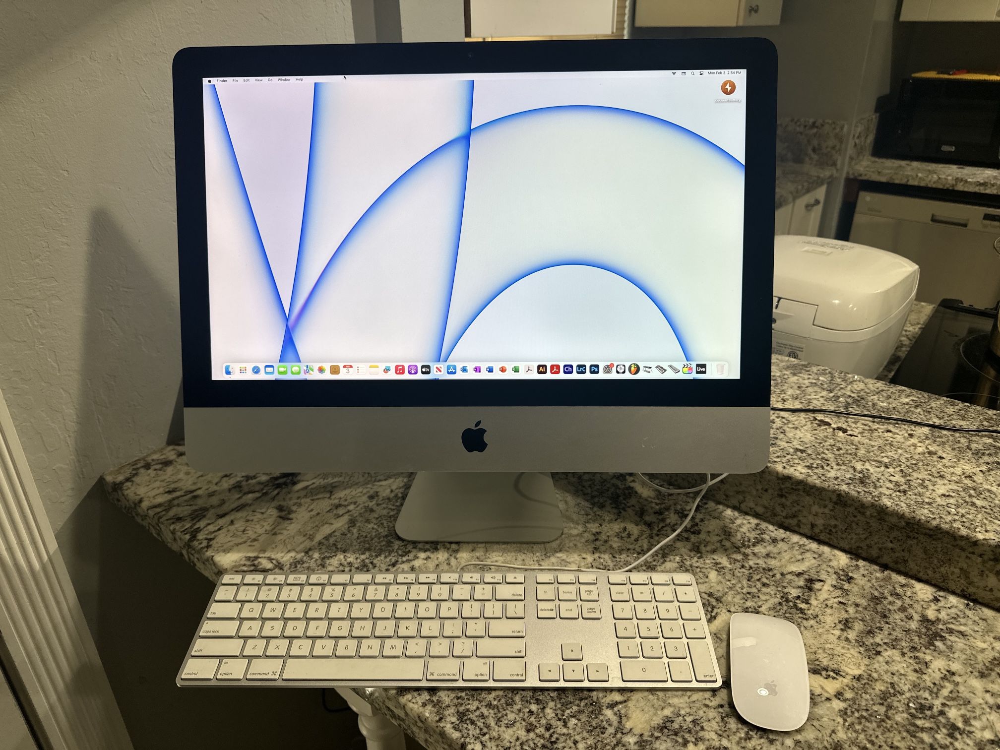 APPLE IMAC 21.5” 4K RETINA INTEL QUAD CORE i5 @ 3.00GHZ 16GB RAM 256GB SSD! LOADED!