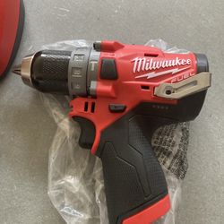 Milwaukee M12 Hammer Drill/driver +battery +charger
