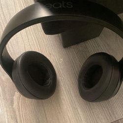  Studio Beats Headphones 🎧