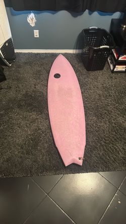 Ellya 5’10” fish