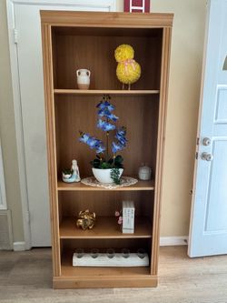 Book shelf