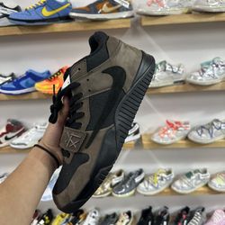 Travis Scott X Jordan (Dark Mocha)