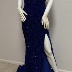 Brandnew Beautiful Dress Size Small/ Medium Stretchable Retail Value $799 + Tax 