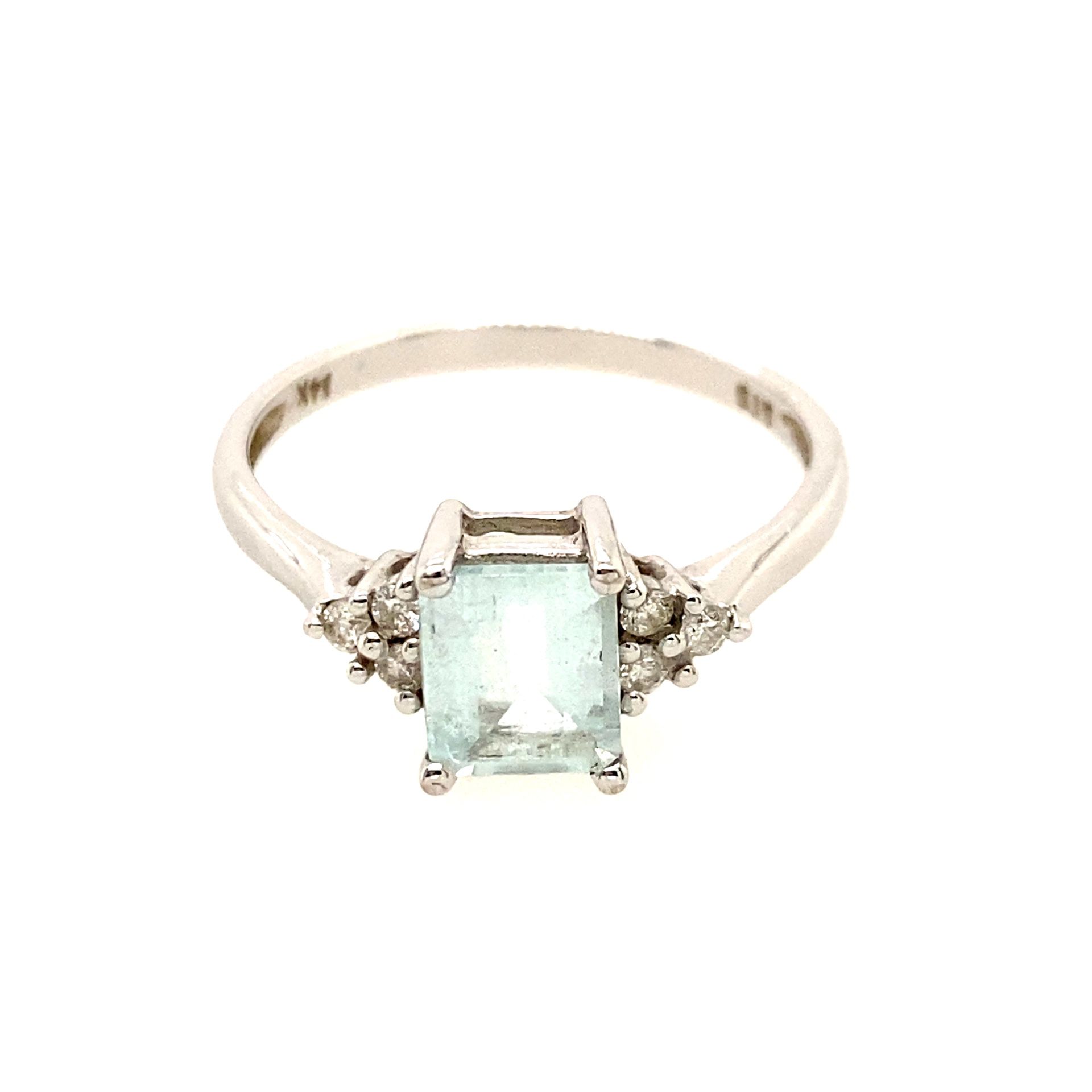14k Aquamarine /Diamonds Ring