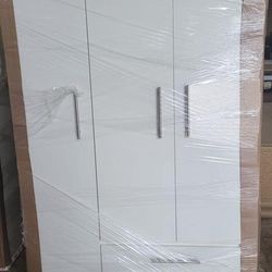Wardrobe 