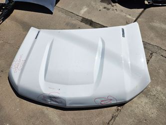 Chevy Silverado 1500 hood oem