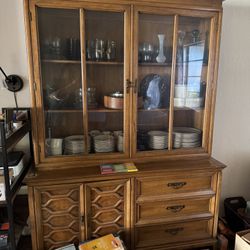 Free China Cabinet 