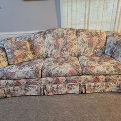 Broyhill Sofa Loveseat for Sale in San Antonio TX OfferUp