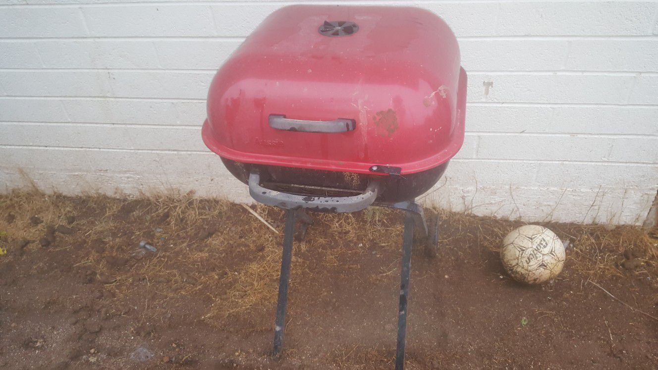 Aussie charcoal bbq grill