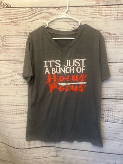 Women Gray V-Neck Graphic Tee - "It's Just a Bunch of Hocus Pocus size large