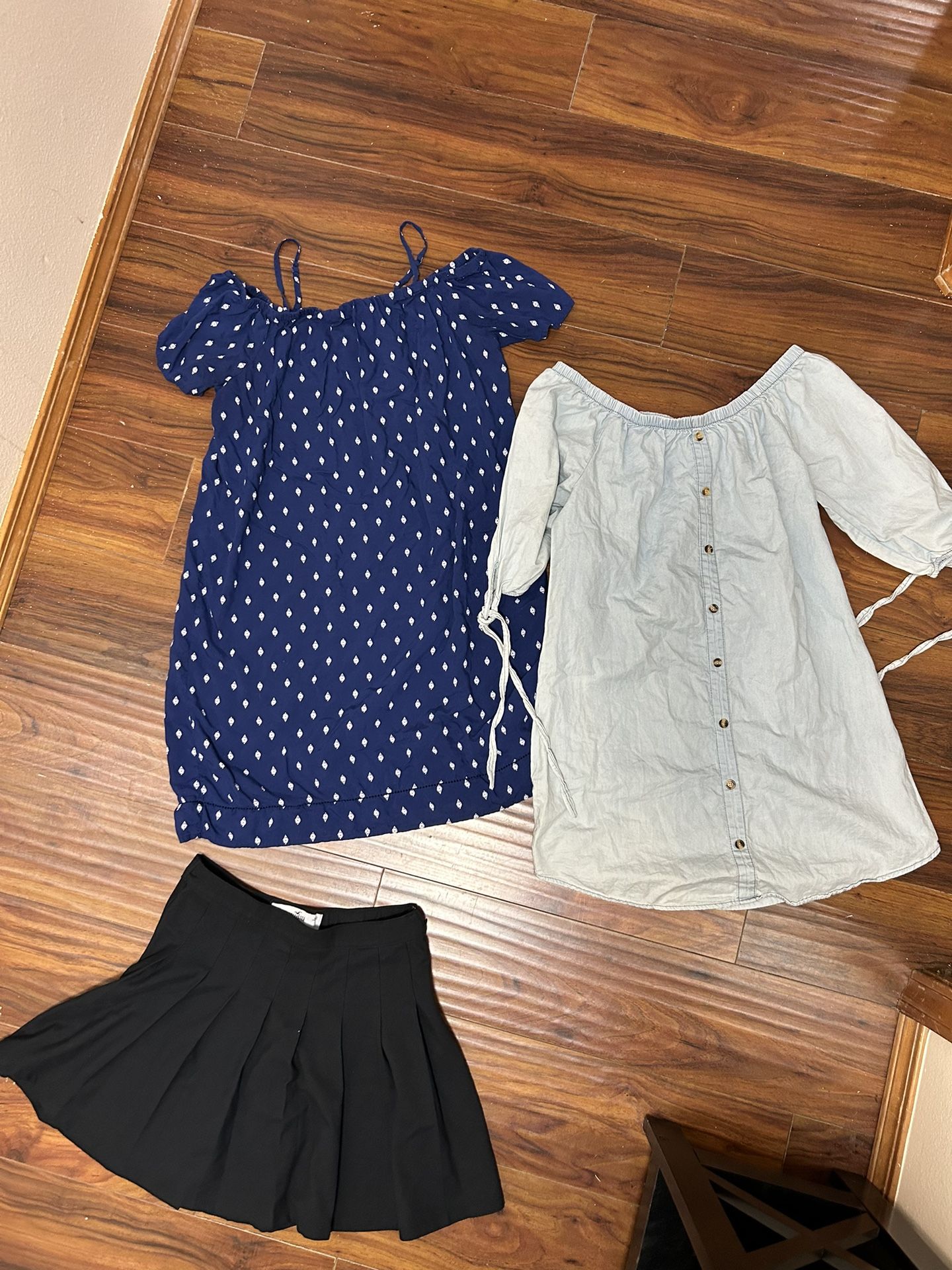 Women’s Or Teen Size Small Dresses And Skirt