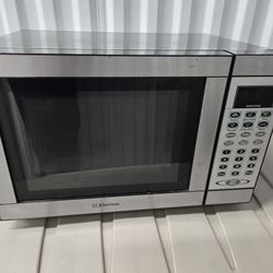 Emerson MW8780SB Microwave Oven